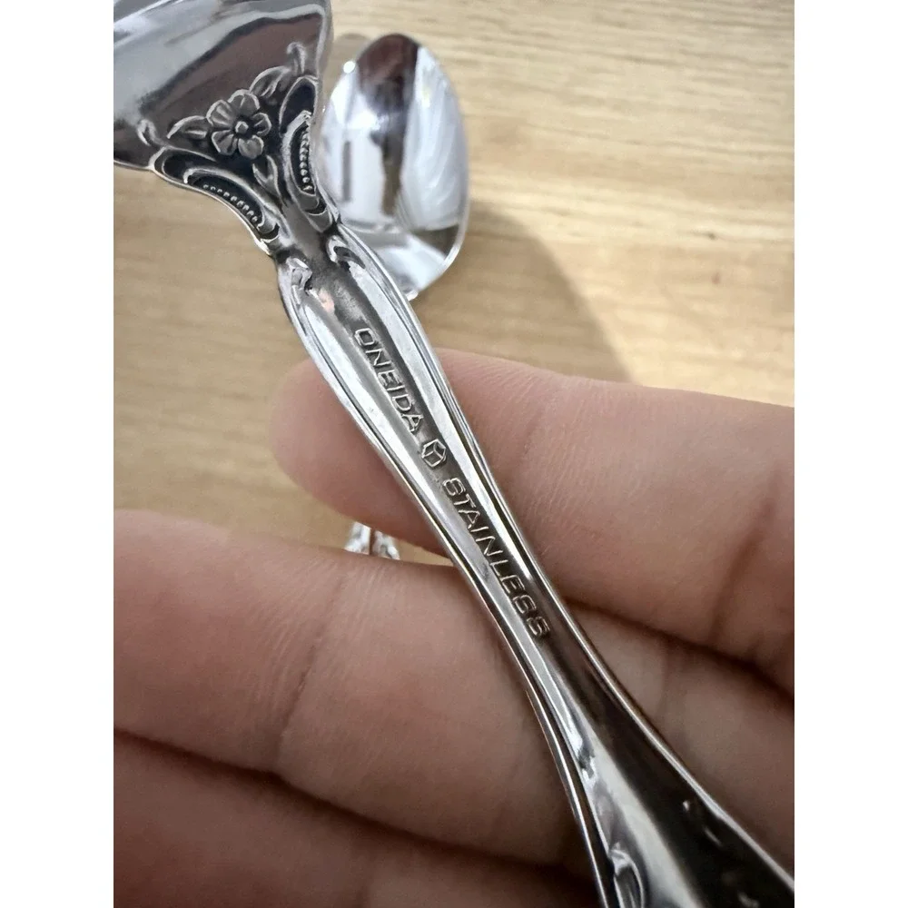 Pair of Oneida Heirloom MICHELANGELO pattern Spoon‎ And Fork
